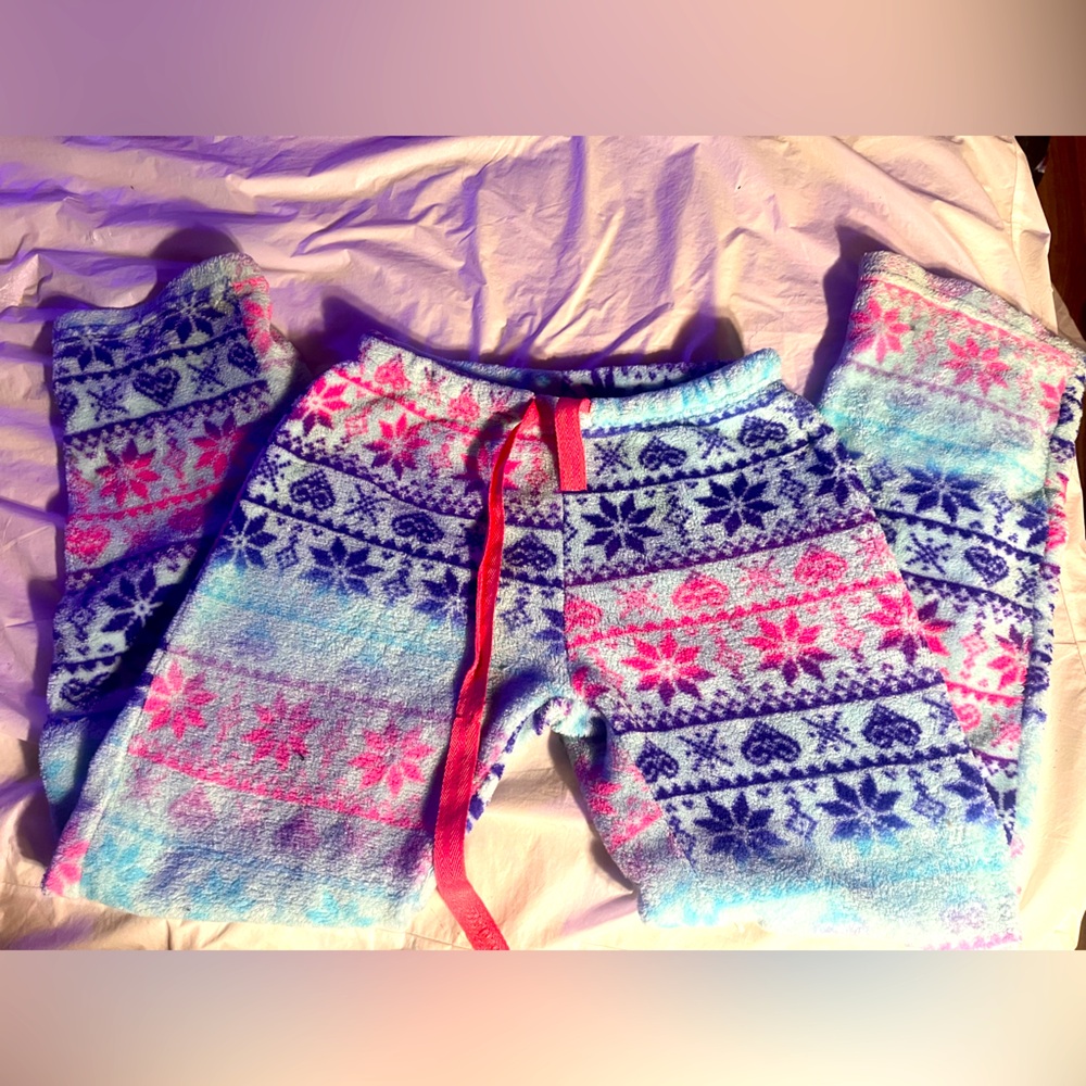 Brand-pink
Size-small